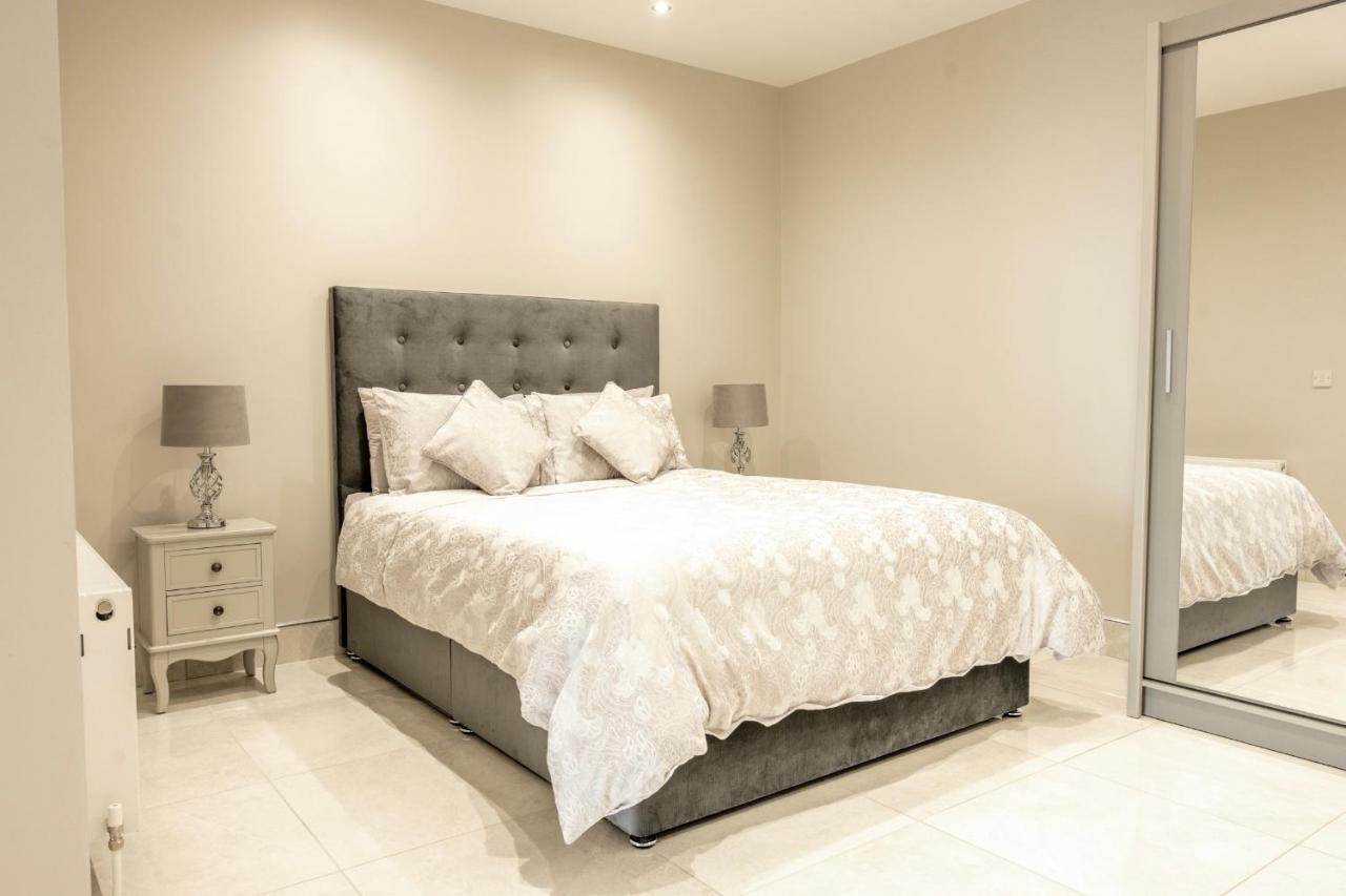 The View Apartment 2, Newry - Luxury Open Plan Apartment With City Views Bagian luar foto