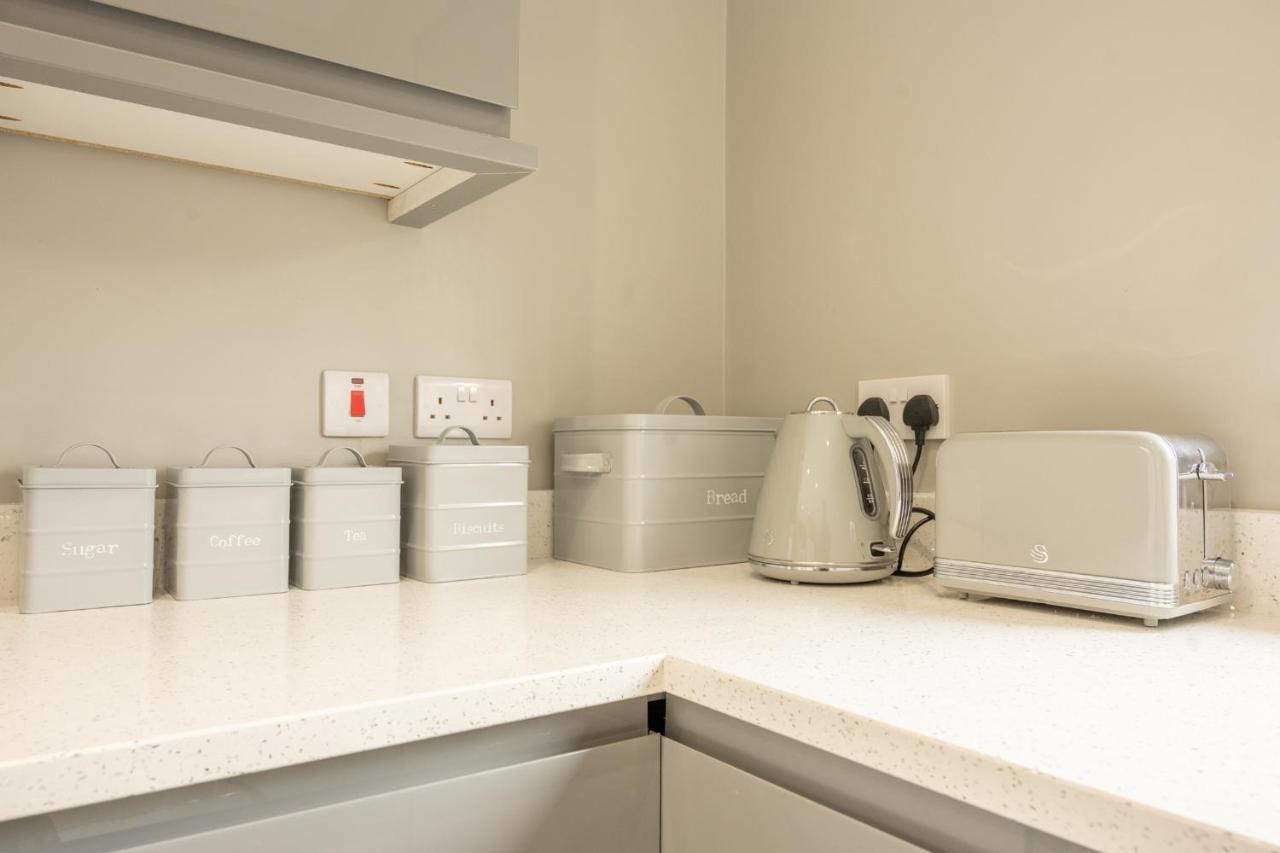The View Apartment 2, Newry - Luxury Open Plan Apartment With City Views Bagian luar foto